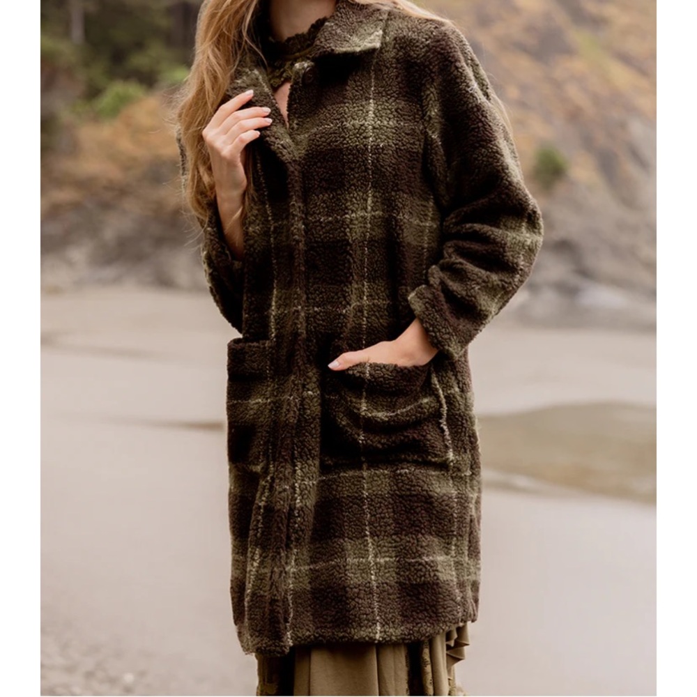 NWT Women’s Joyfolie Gertie Coat in Olive Plaid Sherpa Coat